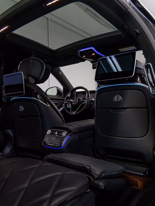 Mercedes-Maybach Luxus-Innenraum mit Einzelsitzen nach Innenraumaufbereitung