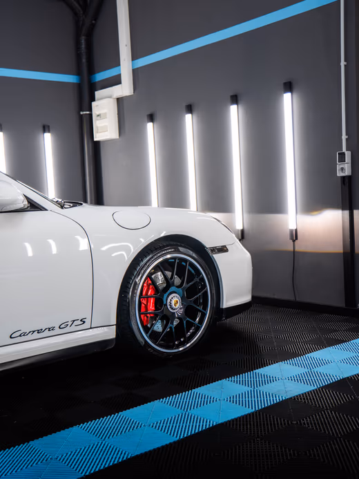 Porsche 911 Carrera GTS Cabriolet nach Komplettaufbereitung – Seitenansicht