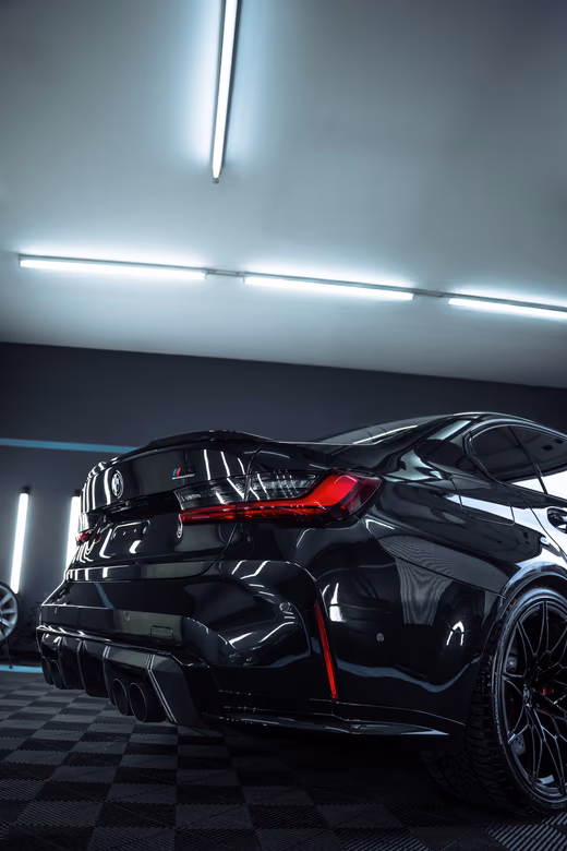 BMW M4 Heckansicht mit Diffusor nach Hochglanz-Politur