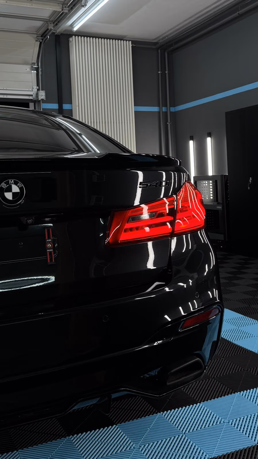 Schwarzer BMW 3er nach Lackpolitur – spiegelglattes Finish